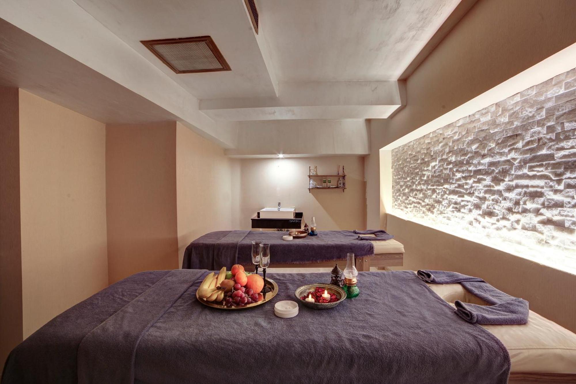Great Fortune Hotel & Spa Istanbul Luaran gambar A spa treatment room